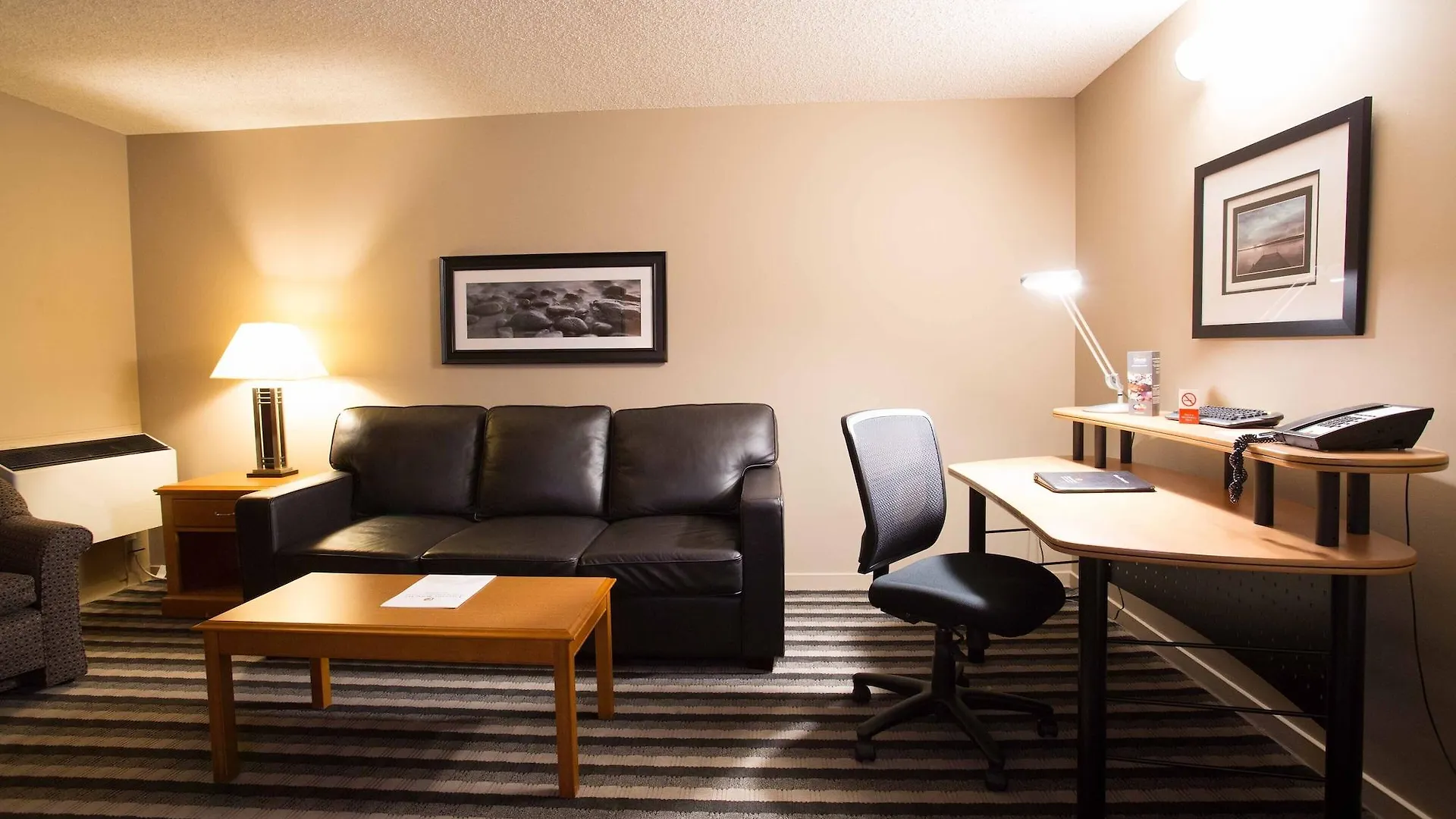 Royal Hotel West Edmonton, Trademark Collection By Wyndham