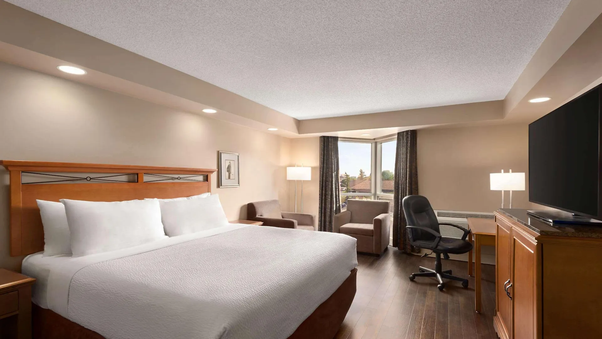 Royal Hotel West Edmonton, Trademark Collection By Wyndham