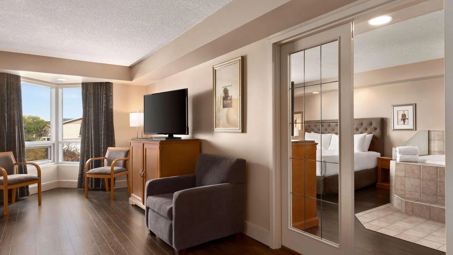 Royal Hotel West Edmonton, Trademark Collection By Wyndham