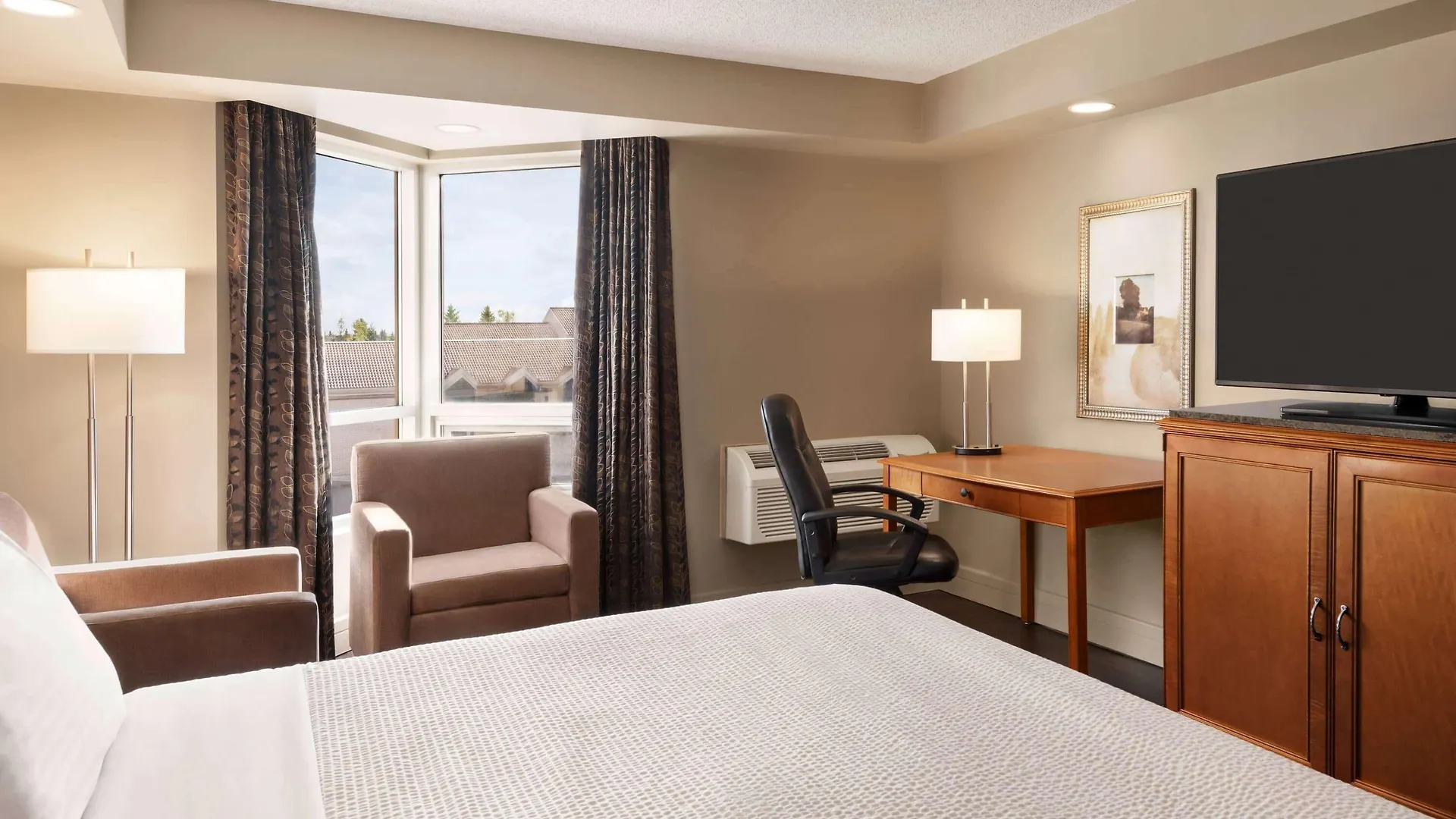Royal Hotel West Edmonton, Trademark Collection By Wyndham Edmonton