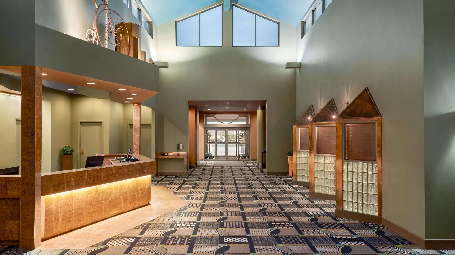 Royal Hotel West Edmonton, Trademark Collection By Wyndham