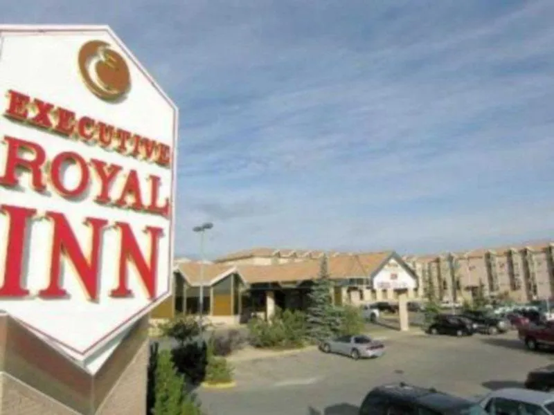 ***  Royal Hotel West Edmonton, Trademark Collection By Wyndham Canadá