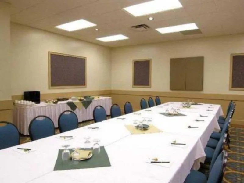 Royal Hotel West Edmonton, Trademark Collection By Wyndham