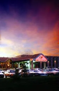 Royal Hotel West Edmonton, Trademark Collection By Wyndham