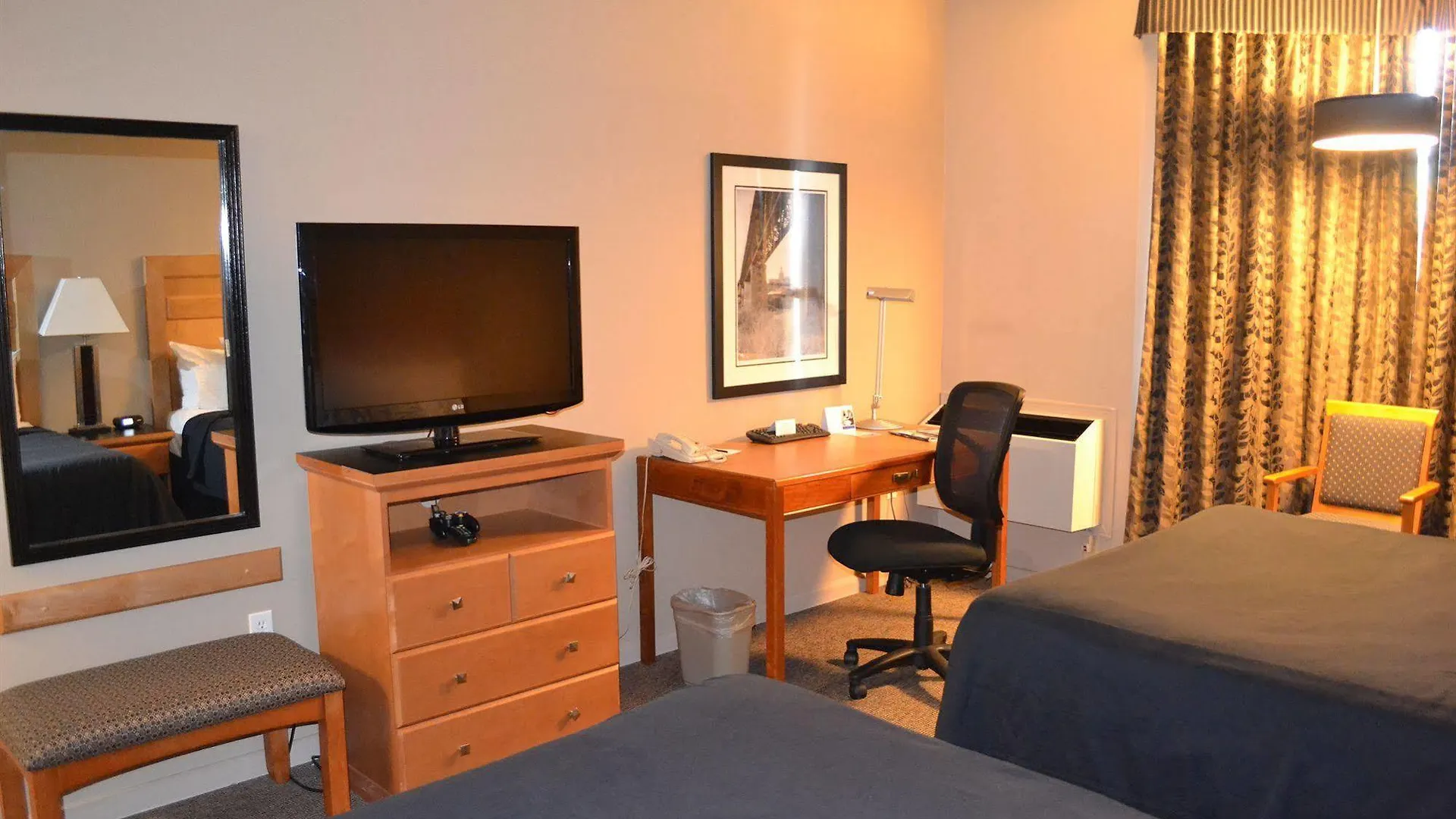Royal Hotel West Edmonton, Trademark Collection By Wyndham Edmonton